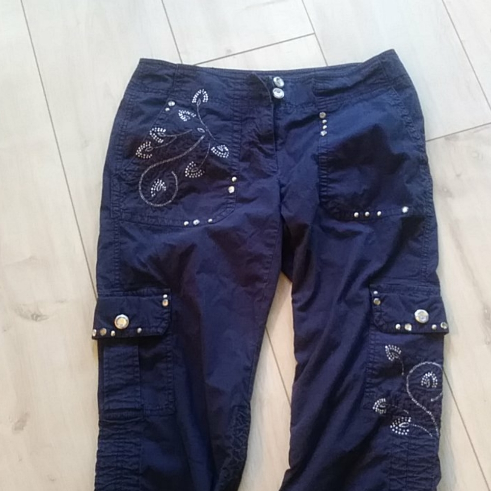 INC CAPRIS WITH LOTS OF RHINESTONES SIZE 2 WITH STRETCH